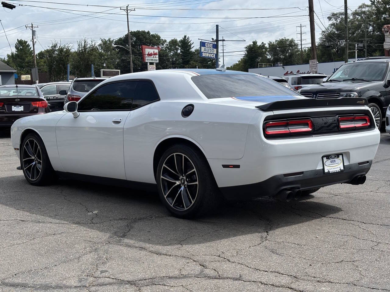 Used 2016 Dodge Challenger R/T Scat Pack RWD image 6
