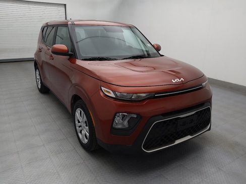 Used 2022 Kia Soul LX image 13