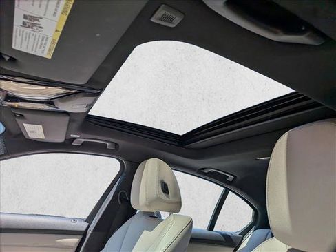 Used 2019 BMW 330i xDrive Sedan w/ Premium Package AWD/4WD image 12