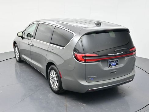 Used 2025 Chrysler Pacifica Select FWD image 41