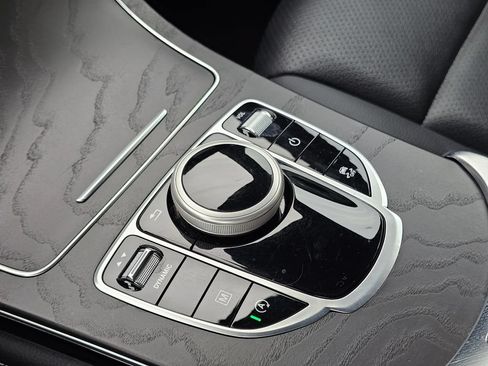 Used 2019 Mercedes-Benz GLC 300 4MATIC image 33