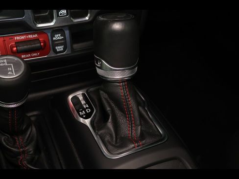 Used 2022 Jeep Wrangler Unlimited Rubicon w/ LED Lighting Group AWD/4WD image 26