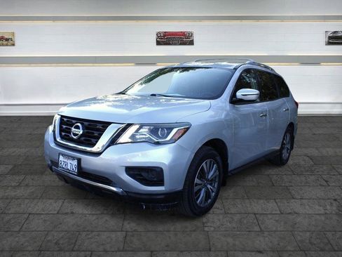 Used 2020 Nissan Pathfinder S FWD image 3
