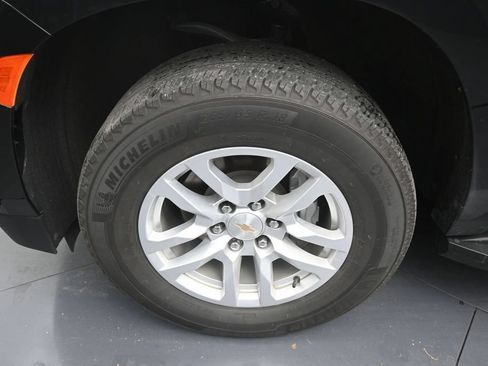 Used 2024 Chevrolet Tahoe LS RWD image 9
