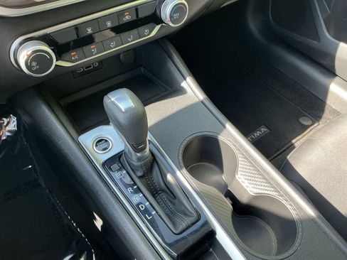Used 2025 Nissan Altima 2.5 SV FWD image 36
