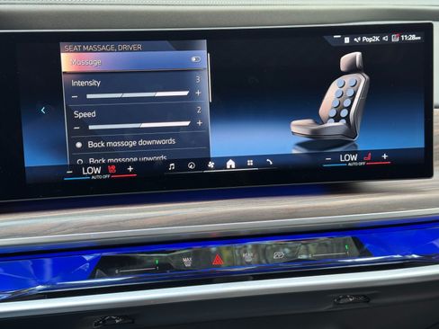 Used 2023 BMW i7 xDrive60 w/ Executive Package 2 AWD/4WD image 31