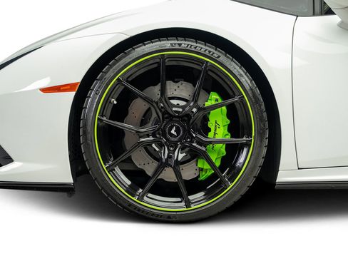 Used 2020 Lamborghini Huracan EVO RWD image 27