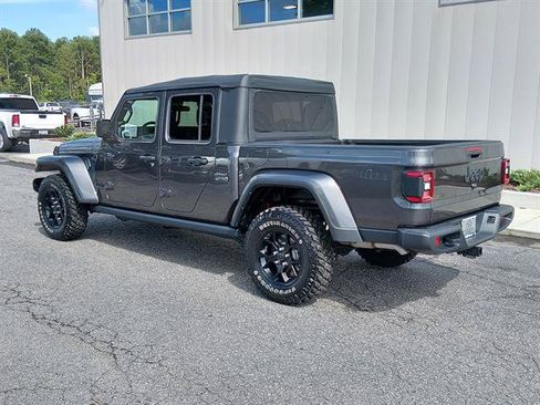 Certified 2025 Jeep Gladiator Sport AWD/4WD image 5