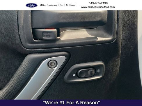 Used 2015 Jeep Wrangler Unlimited Sahara w/ Connectivity Group AWD/4WD image 22