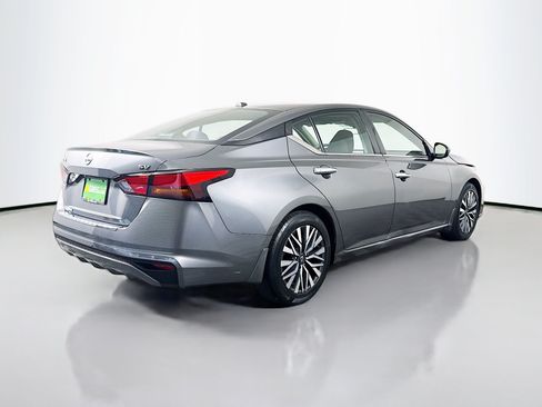 Used 2023 Nissan Altima 2.5 SV FWD image 10