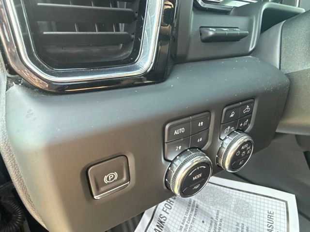 Used 2024 GMC Sierra 2500 Denali w/ Denali Reserve Package AWD/4WD image 15
