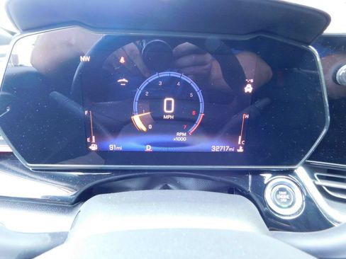 Used 2025 Chevrolet Trax RS w/ Driver Confidence Package FWD image 11