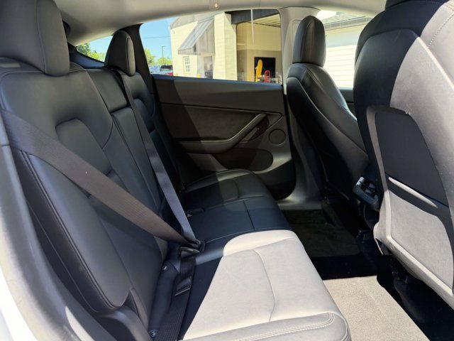 Used 2021 Tesla Model Y Long Range AWD/4WD image 11