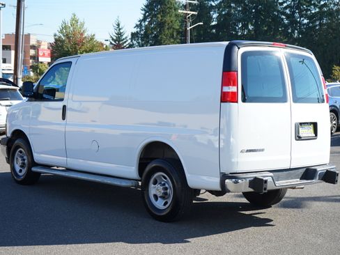 Used 2024 Chevrolet Express 2500 w/ Driver Convenience Package image 7