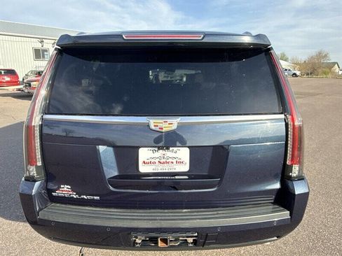 Used 2018 Cadillac Escalade ESV Platinum AWD/4WD image 6