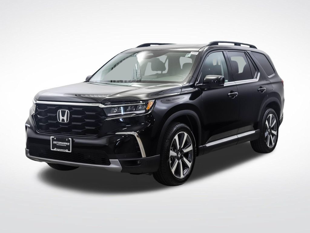 Used 2023 Honda Pilot Touring image 1