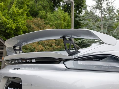 Used 2020 Porsche 718 Cayman GT4 RWD image 30