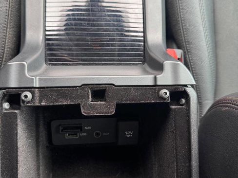 Used 2019 Land Rover Discovery Sport SE image 39