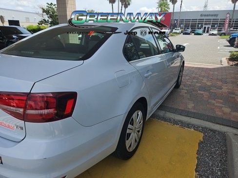Used 2017 Volkswagen Jetta S FWD image 5