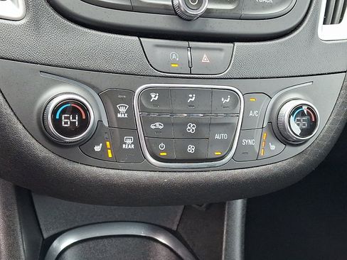 Used 2024 Chevrolet Malibu LT FWD image 18