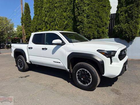 Used 2024 Toyota Tacoma TRD Off-Road AWD/4WD image 1