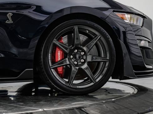 Used 2021 Ford Mustang Shelby GT500 w/ Carbon Fiber Track Pack RWD image 98