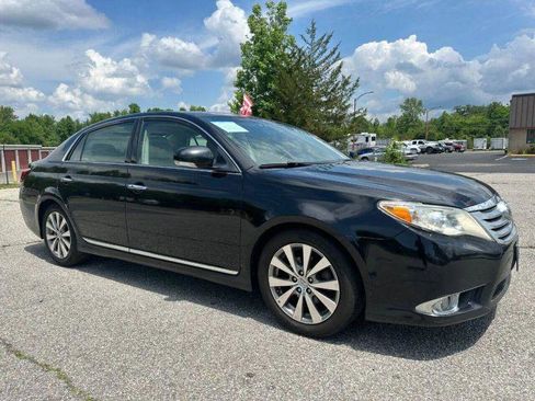 Used 2011 Toyota Avalon Limited FWD image 2