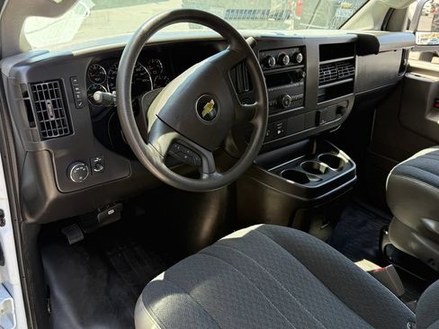 Used 2025 Chevrolet Express 2500 w/ Driver Convenience Package RWD image 4