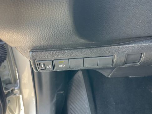 Used 2021 Toyota Corolla LE FWD image 21