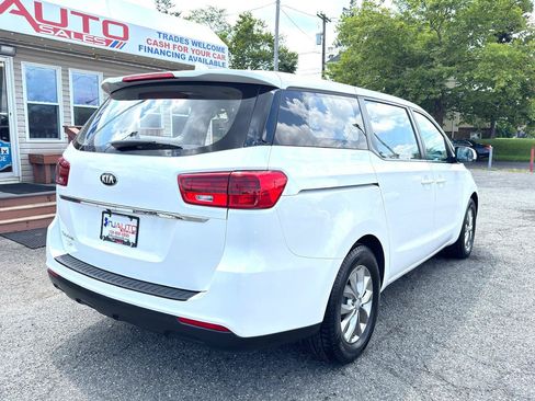 Used 2019 Kia Sedona L FWD image 4