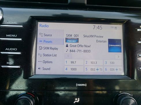 Used 2020 Toyota Camry SE FWD image 11