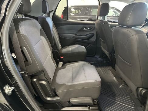 Used 2018 Chevrolet Traverse LT image 36