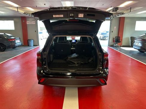 Certified 2024 Toyota Highlander XLE AWD/4WD image 26