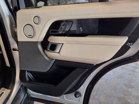 Used 2018 Land Rover Range Rover Supercharged AWD/4WD image 11