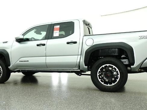 New 2026 Toyota Tacoma TRD Off-Road AWD/4WD image 10