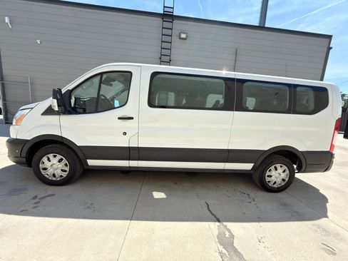 Used 2021 Ford Transit 350 XLT image 4