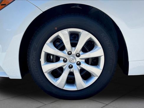 Used 2026 Toyota Corolla LE FWD image 11