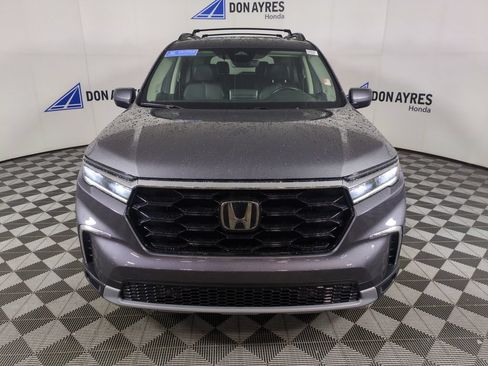 Certified 2025 Honda Pilot Touring image 12
