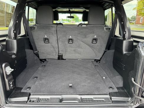 Used 2021 Jeep Wrangler Unlimited Sport AWD/4WD image 28