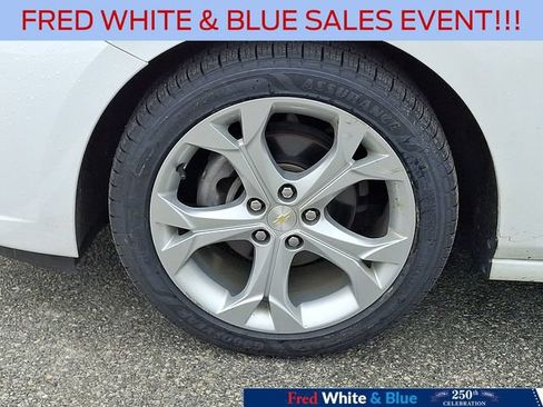 Used 2018 Chevrolet Cruze Premier FWD image 28