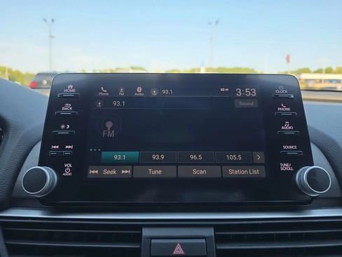 Used 2018 Honda Accord Sport image 26