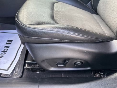 Used 2018 Jeep Compass Latitude w/ Popular Equipment Group image 21