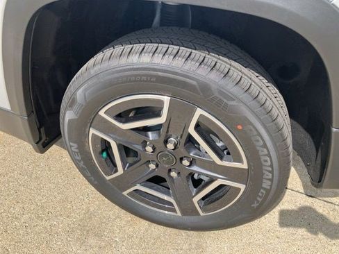 New 2026 Jeep Cherokee Laredo AWD/4WD image 25