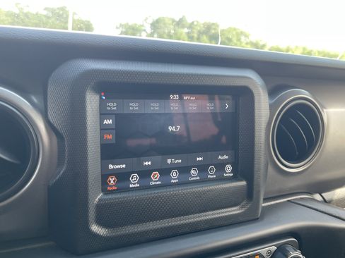 Used 2023 Jeep Wrangler Unlimited Sport AWD/4WD image 24
