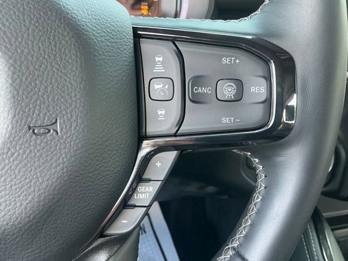 Used 2025 RAM 1500 Limited AWD/4WD image 32
