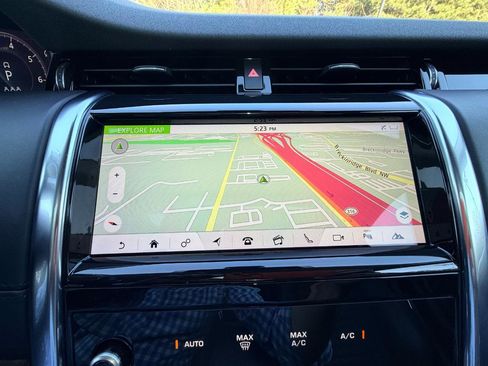 Used 2020 Land Rover Discovery Sport SE image 22