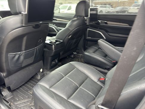 Used 2022 Kia Telluride EX w/ EX Premium Package AWD/4WD image 4