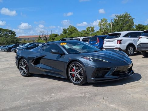 Used 2021 Chevrolet Corvette Stingray Preferred Cpe w/ Z51 Performance Package RWD image 2