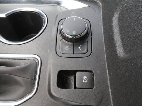 Certified 2023 Chevrolet Traverse LT image 30