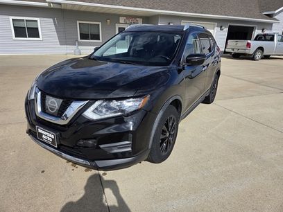 Used 2017 Nissan Rogue SV